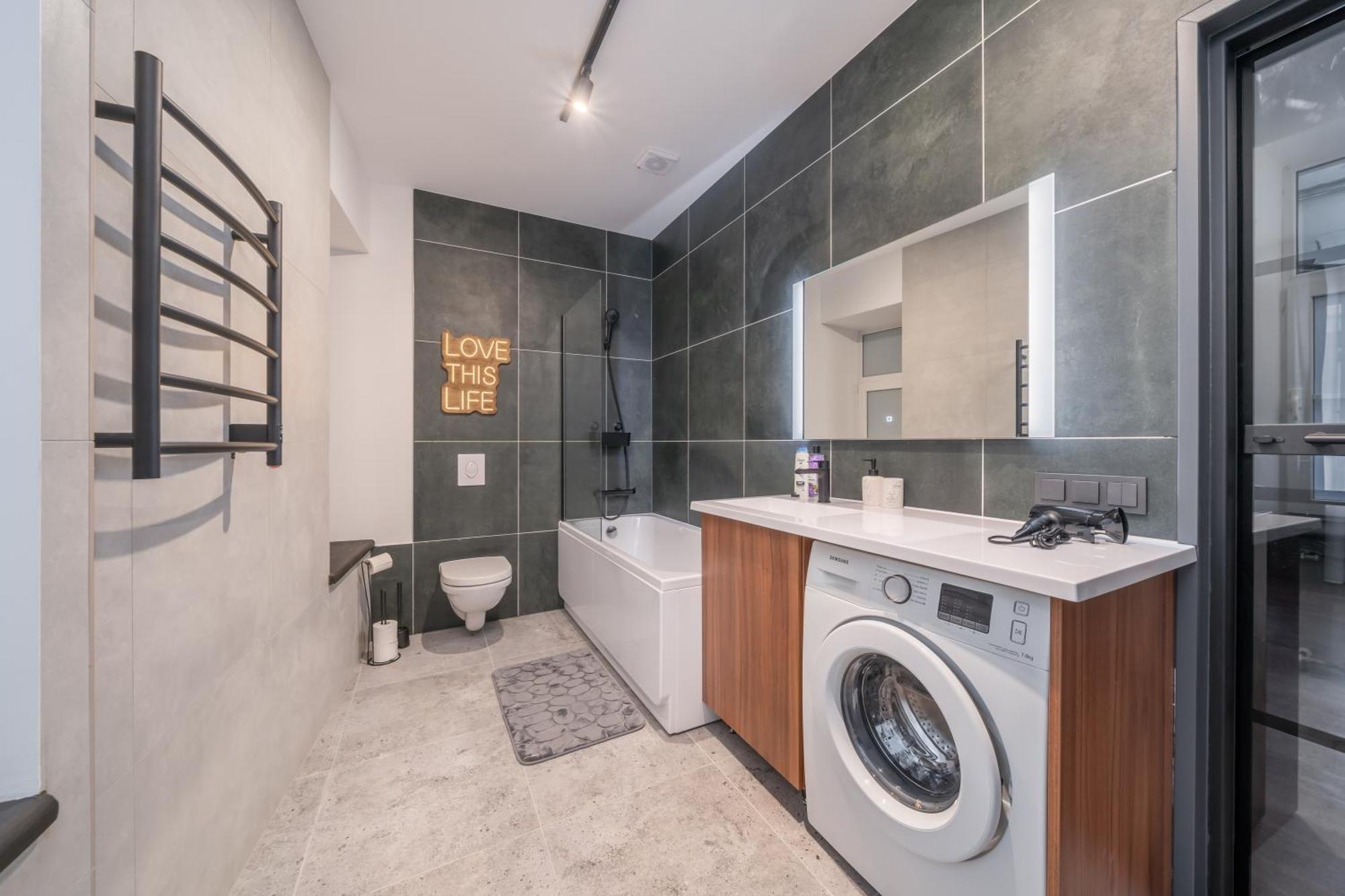 Old Town Stylish With Spacious Bathroom Appartement